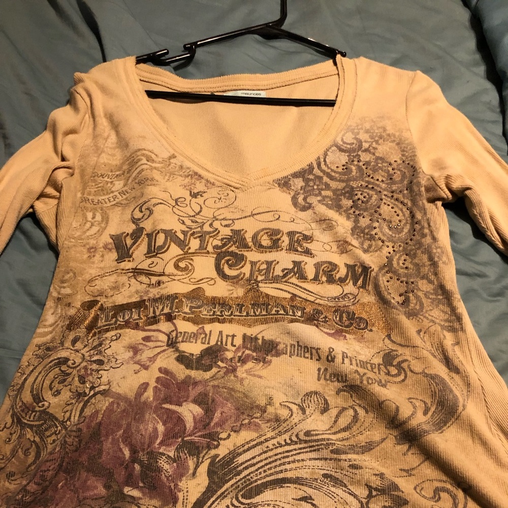 Maurice’s Long Sleeve T-shirt